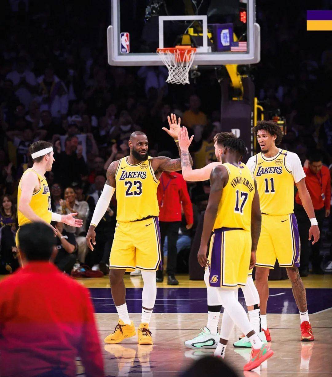 华体会娱乐平台詹姆斯在快船比赛中回归赛场，高光表现引发热议！的简单介绍